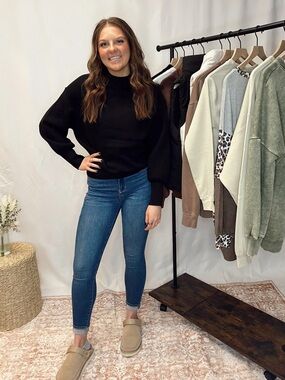 Zenana Outfitters Black Mock Neck Balloon Sleeve Top